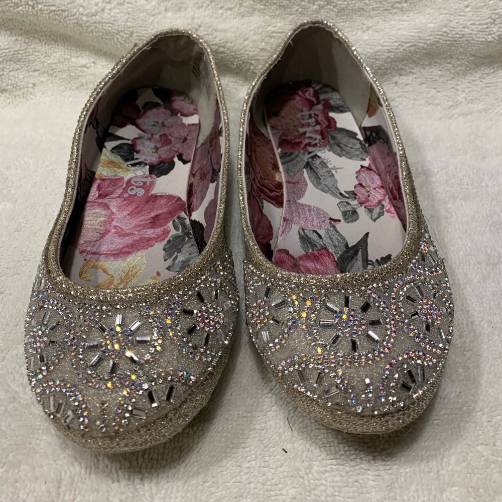 Trinkets, size 12, gold sparkly.  Wore once to Mother/Daughter Tea. VGUC